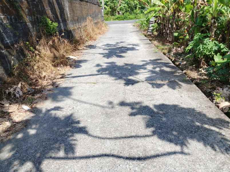 dijual lahan yang berlokasi di dekat pantai kelating