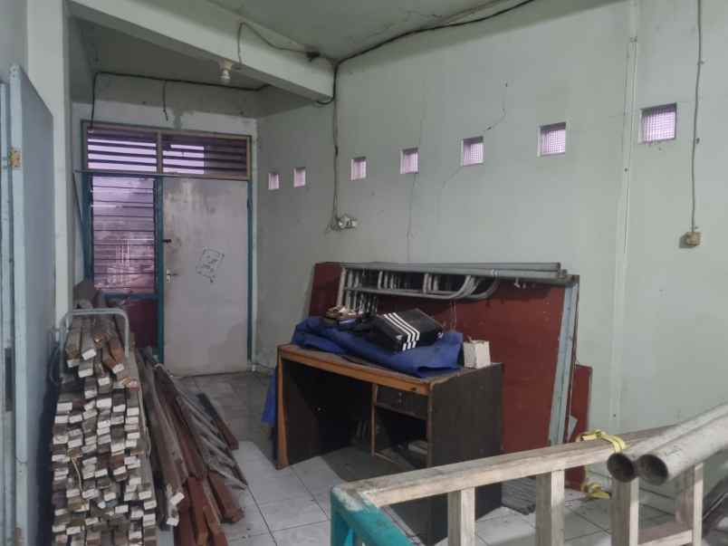 dijual ruko gudang kantor mantrijeron