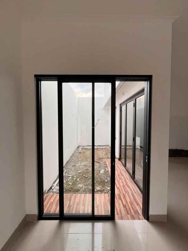 dijual rumah 2 lantai cilegon bu banget