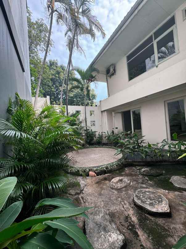 dijual rumah ampera