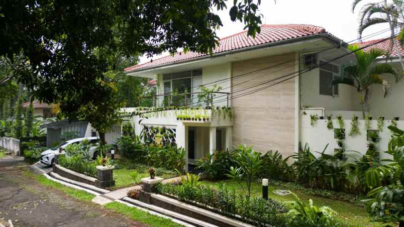 dijual rumah ampera