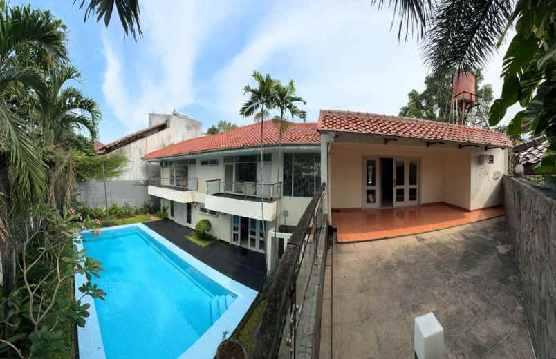dijual rumah ampera