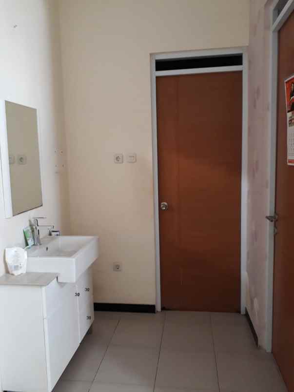 dijual rumah antapani