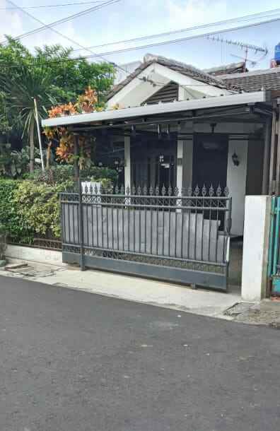 dijual rumah antapani