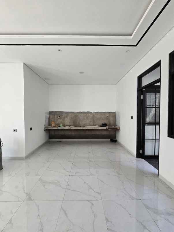 dijual rumah baru dalam komplek tahap finishing