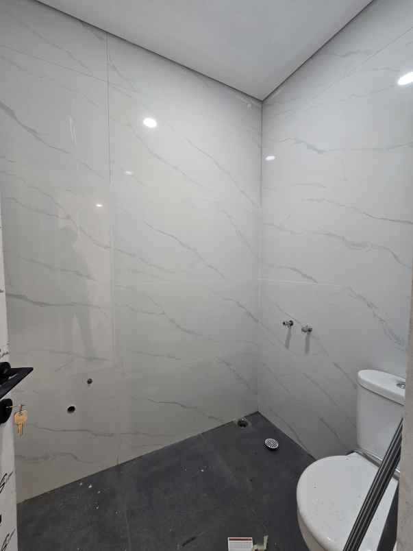 dijual rumah baru dalam komplek tahap finishing