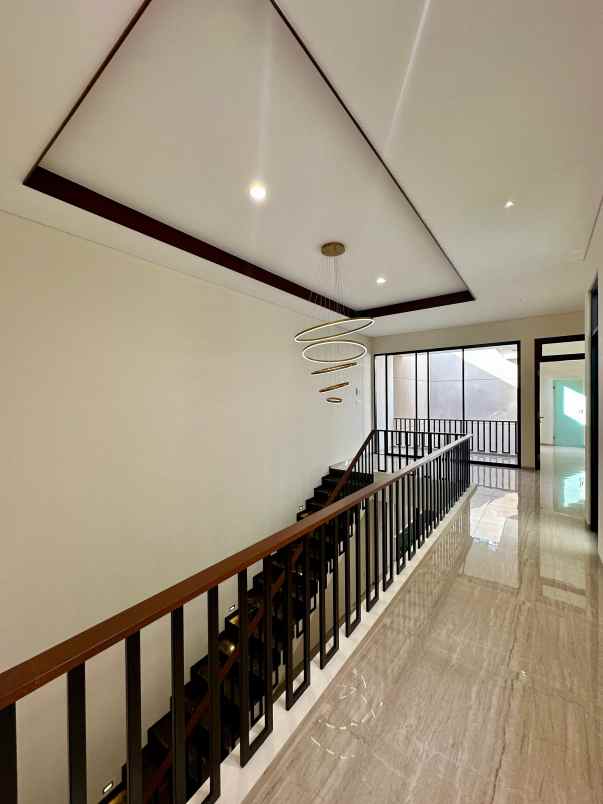 dijual rumah baru lokasi araya golf malang