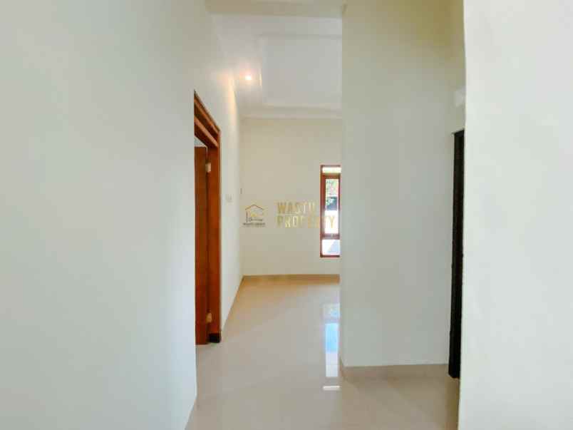 dijual rumah baturetno