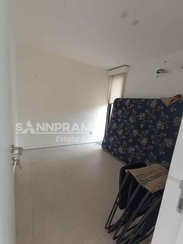 dijual rumah bedahan