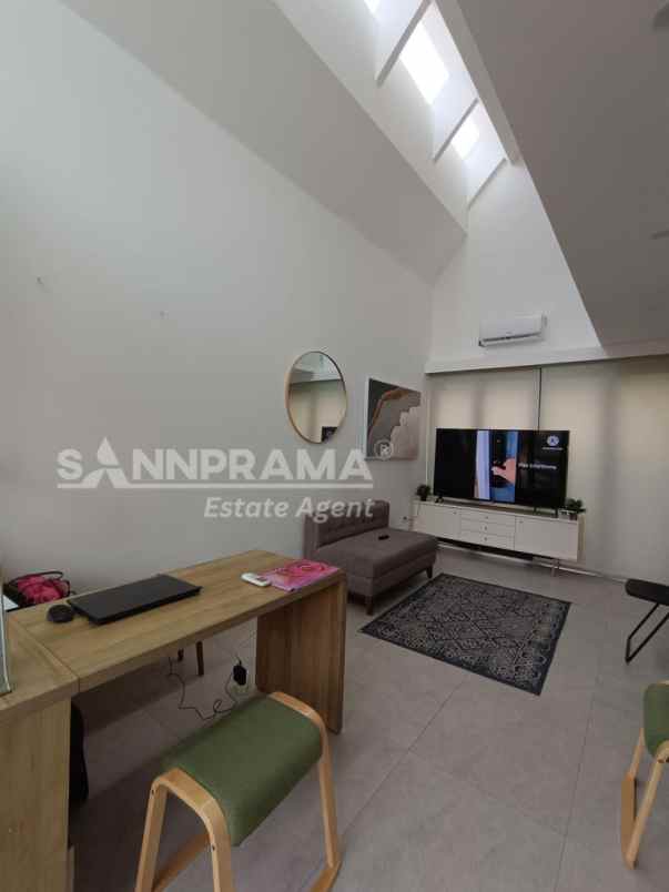 dijual rumah bedahan