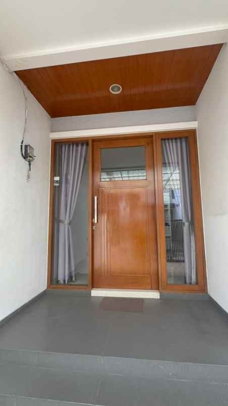 dijual rumah belakang mall kelapa gading