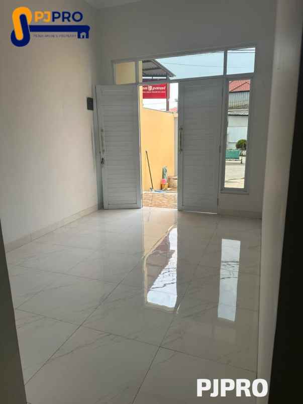 dijual rumah boulevard hijau