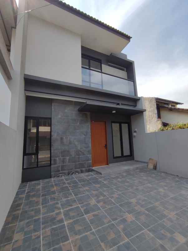 dijual rumah buahbatu