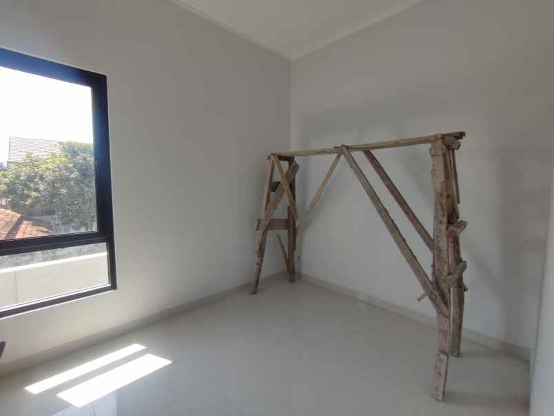 dijual rumah buahbatu