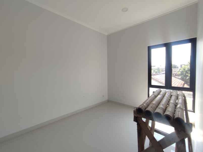 dijual rumah buahbatu