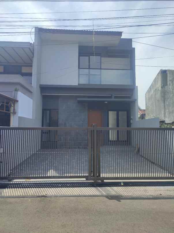dijual rumah buahbatu