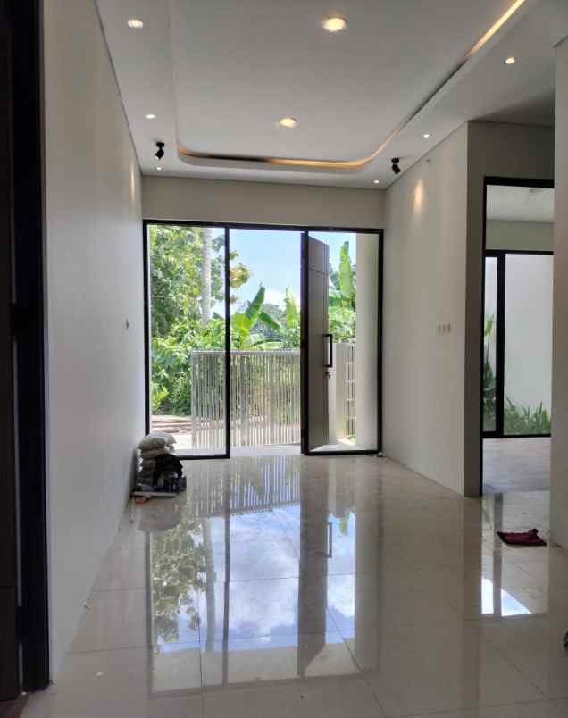 dijual rumah candi sambisari