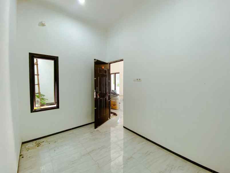 dijual rumah cantik dekat mercu buana sedayu bantul