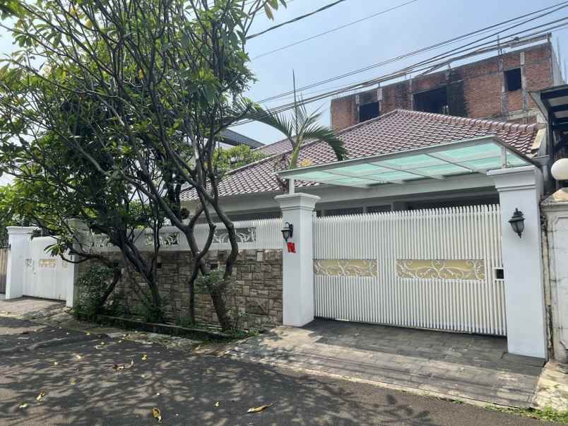 dijual rumah cantik di tebet jakarta selatan
