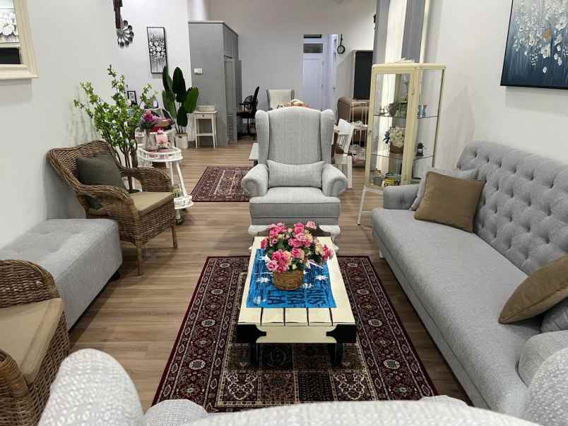 dijual rumah cantik di tebet jakarta selatan