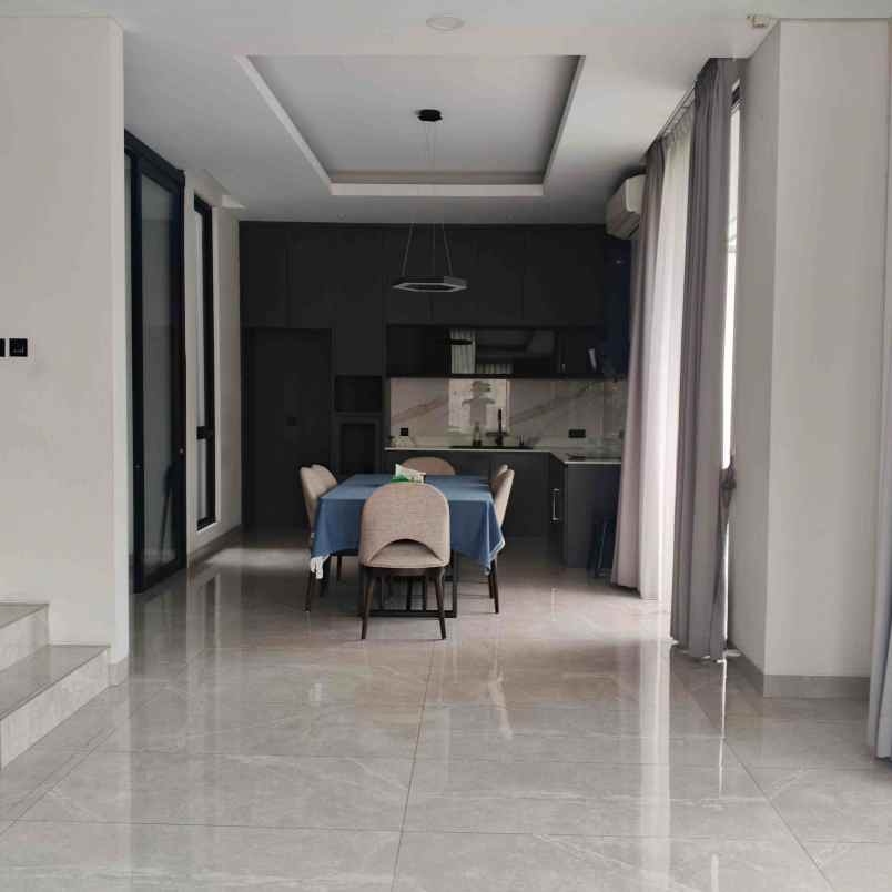 dijual rumah cilandak timur pasar