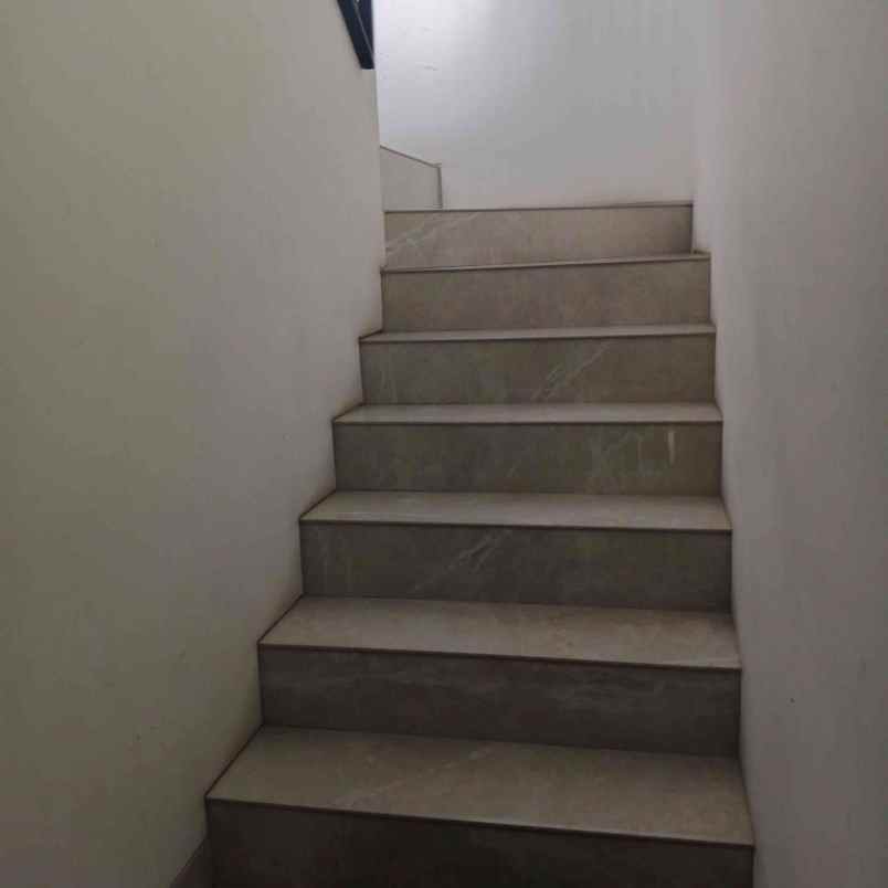 dijual rumah cilandak timur pasar