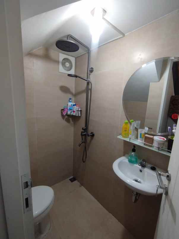 dijual rumah cimanggis depok
