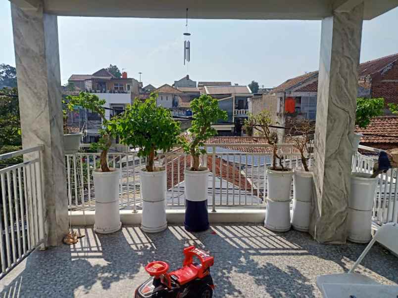 dijual rumah cipageran