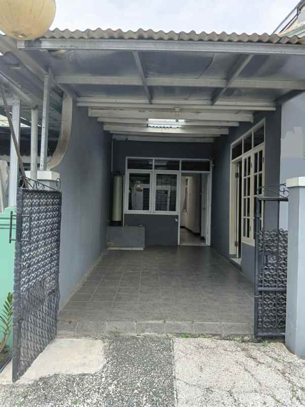 dijual rumah cipageran