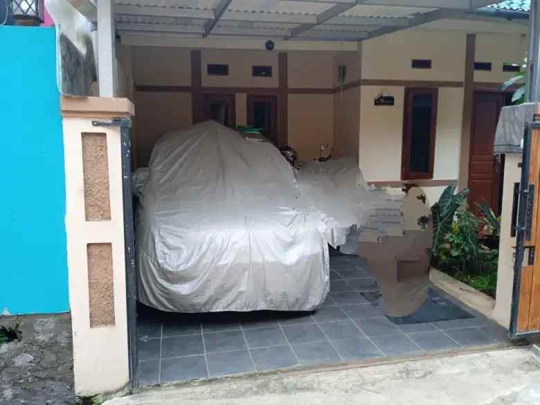 dijual rumah cipageran
