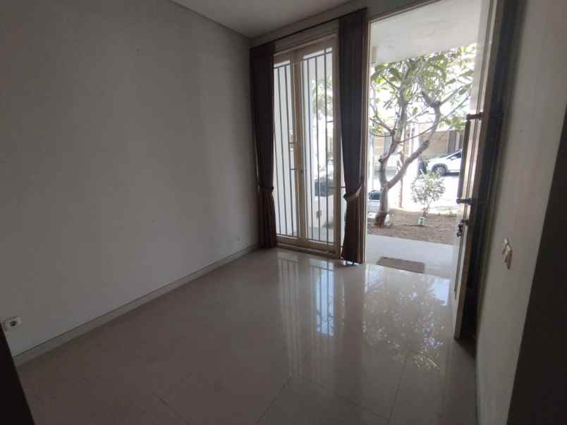 dijual rumah citraland greenlake
