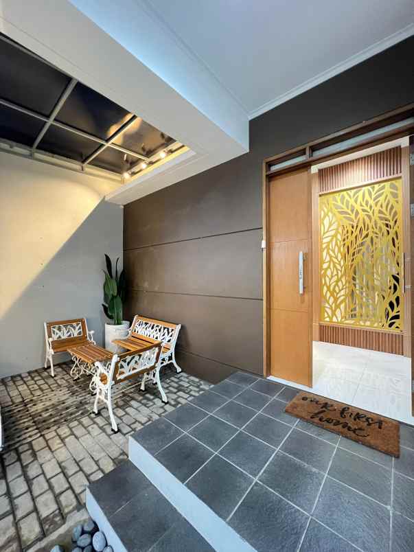 dijual rumah ciwaruga