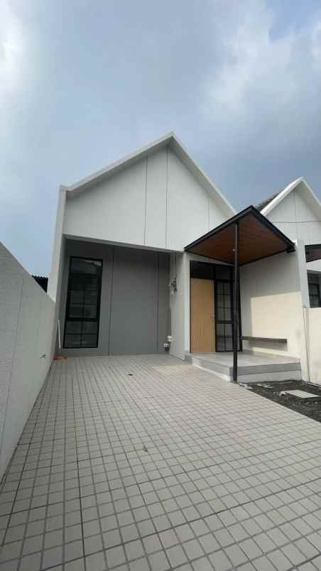 dijual rumah ciwastra