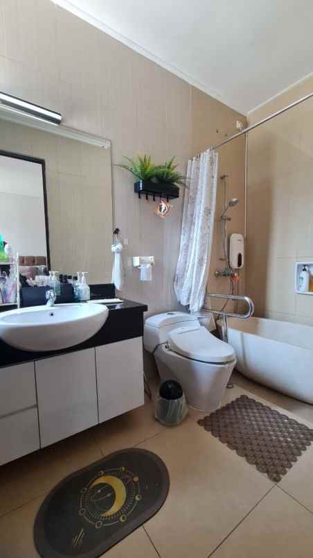 dijual rumah cluster 2 lantai full furnished siap huni