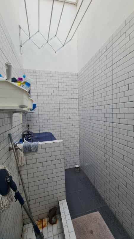 dijual rumah cluster 2 lantai full furnished siap huni