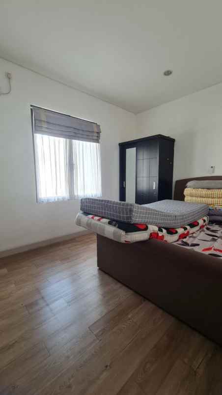 dijual rumah cluster 2 lantai full furnished siap huni