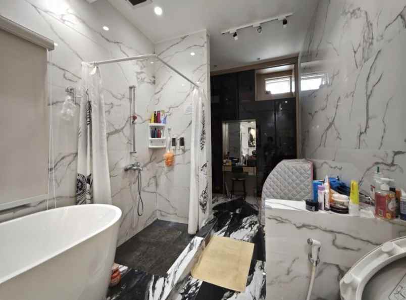dijual rumah cluster asia tropis