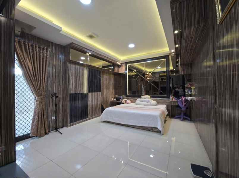dijual rumah cluster asia tropis