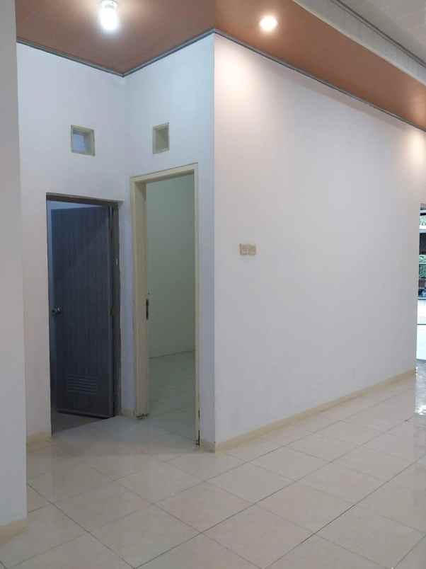 dijual rumah cluster boulevard hijau