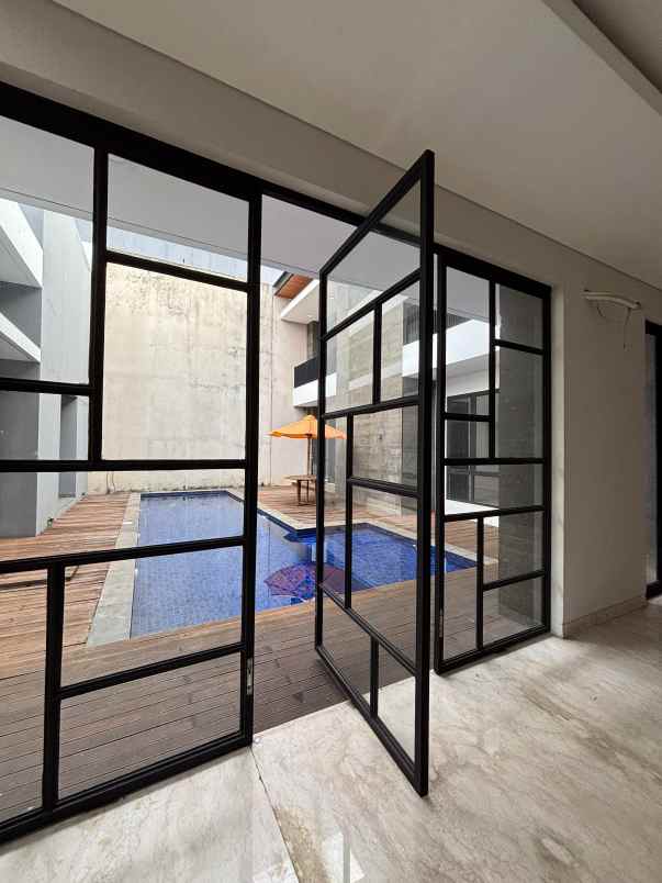 dijual rumah cluster emerald cove by