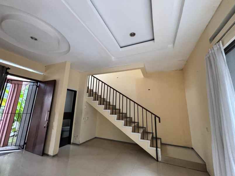 dijual rumah cluster golden park 1