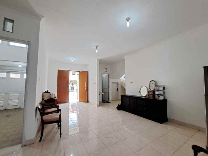 dijual rumah cluster harapan indah