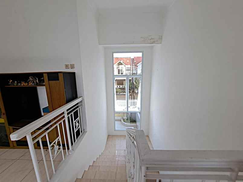 dijual rumah cluster harapan indah