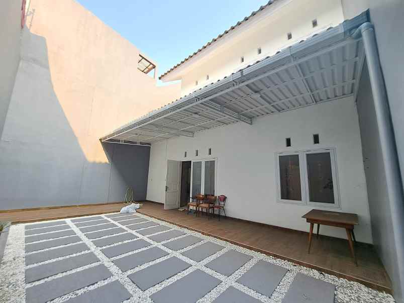 dijual rumah cluster harapan indah