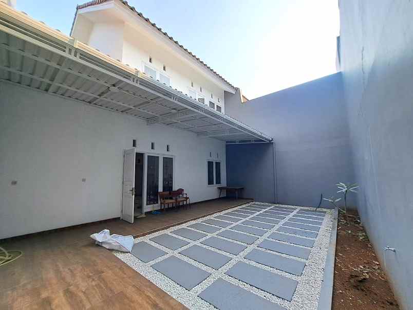 dijual rumah cluster harapan indah