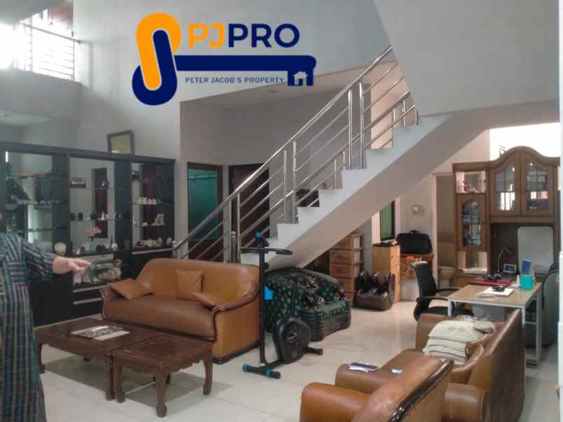 dijual rumah cluster harapan indah