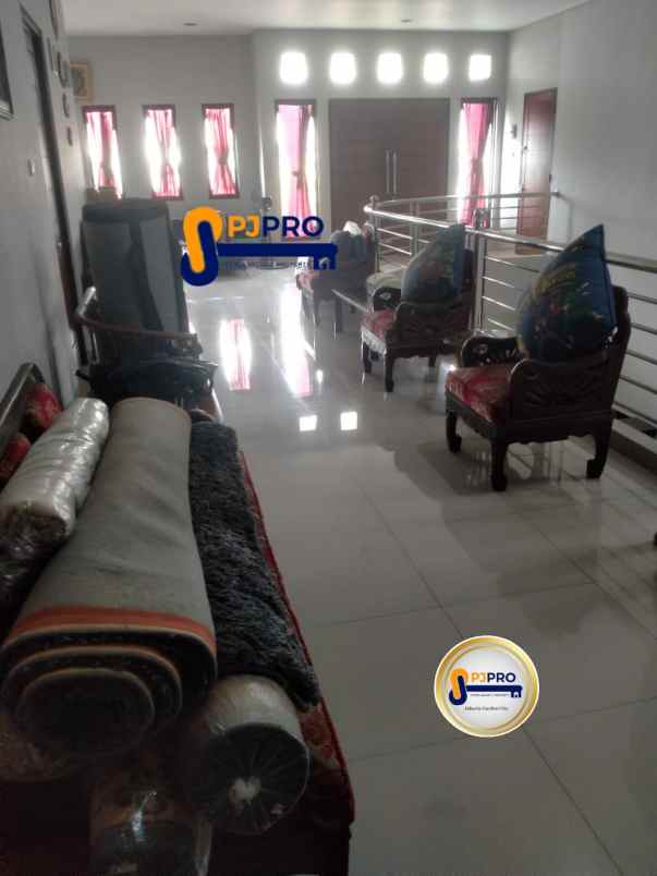 dijual rumah cluster harapan indah