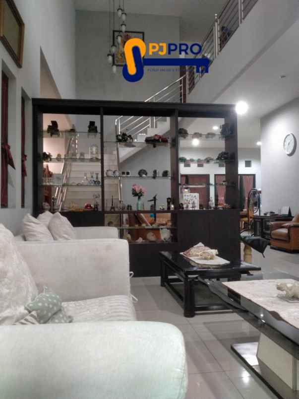 dijual rumah cluster harapan indah