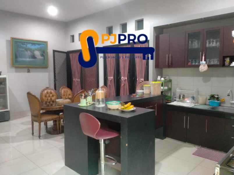 dijual rumah cluster harapan indah