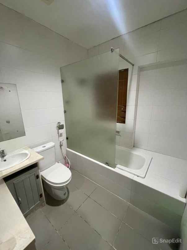 dijual rumah cluster lantana jgc